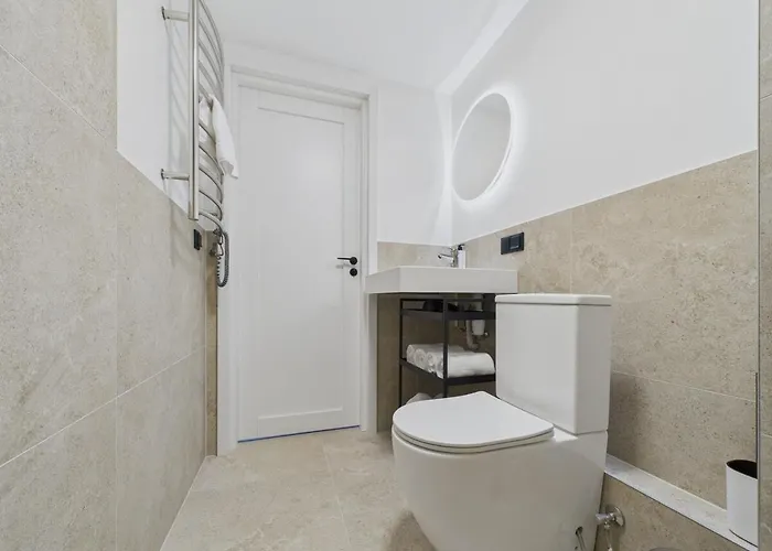 Dzīvoklis Airy Loft Nestled In Old Town