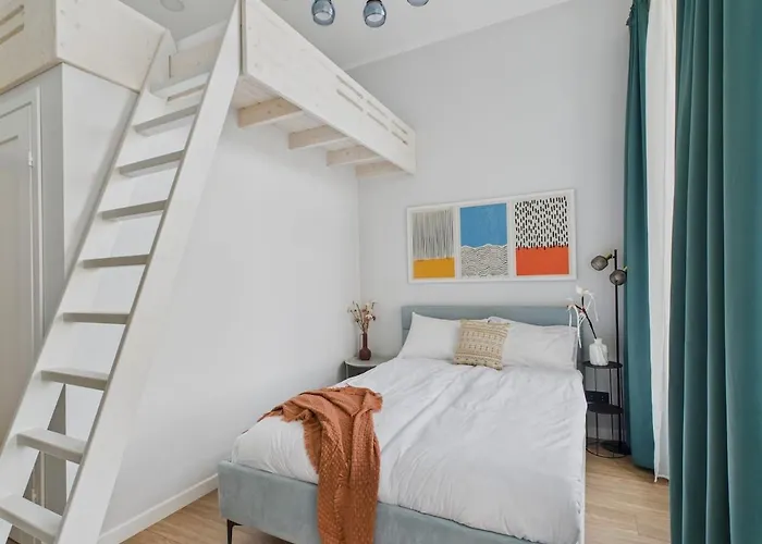 Dzīvoklis Airy Loft Nestled In Old Town *